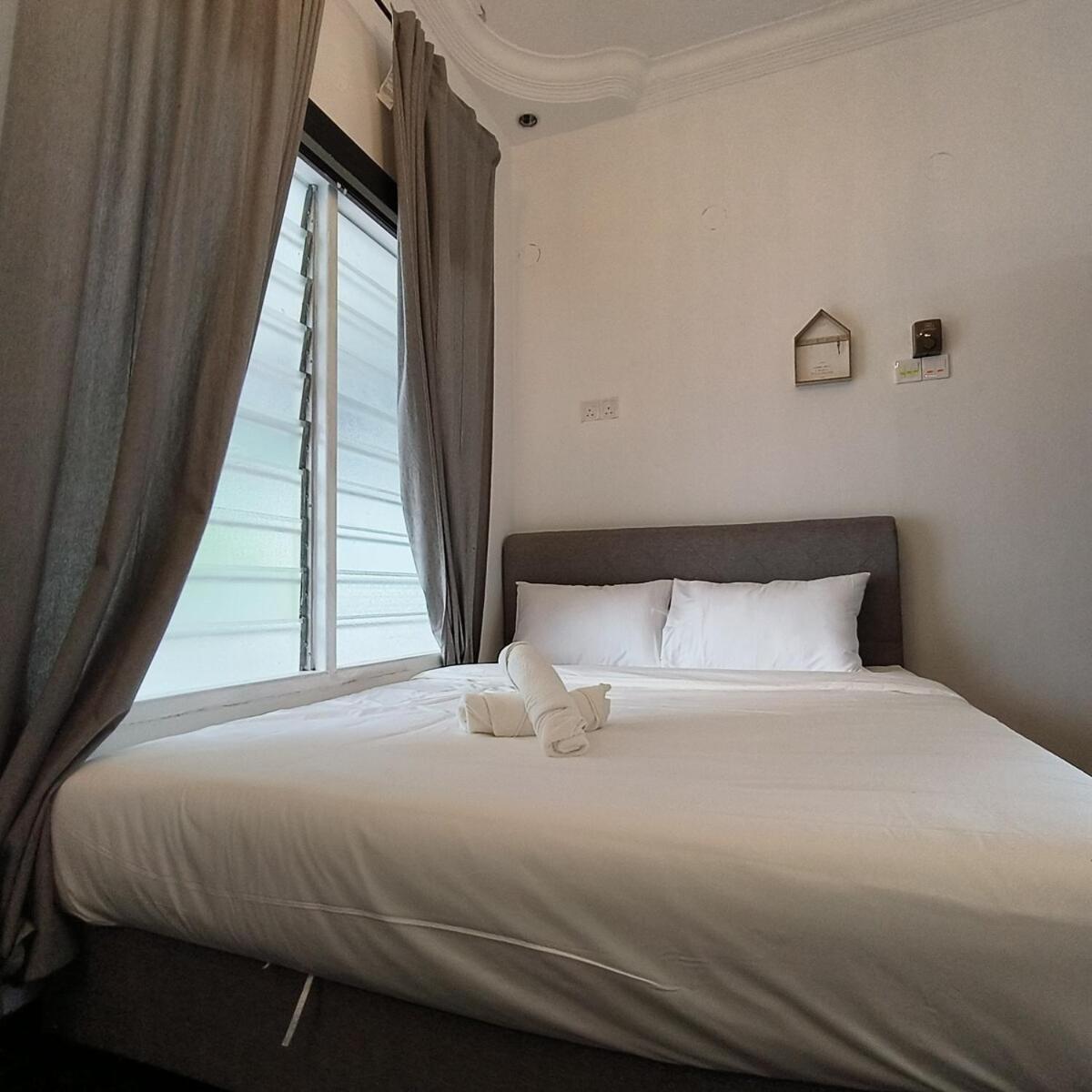 Tg103A Pet Friendly 15Pax, Near Beach Side Танджунг-Бунга Экстерьер фото