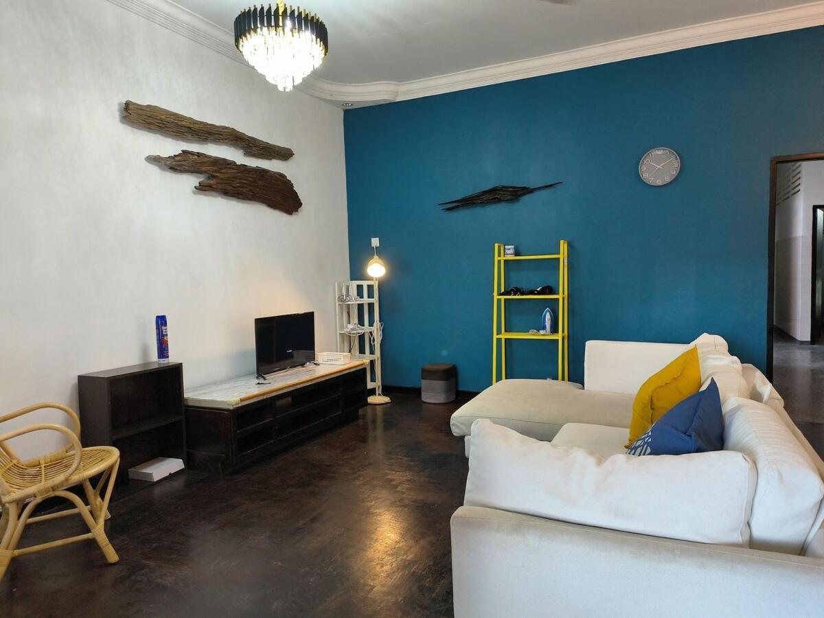 Tg103A Pet Friendly 15Pax, Near Beach Side Танджунг-Бунга Экстерьер фото