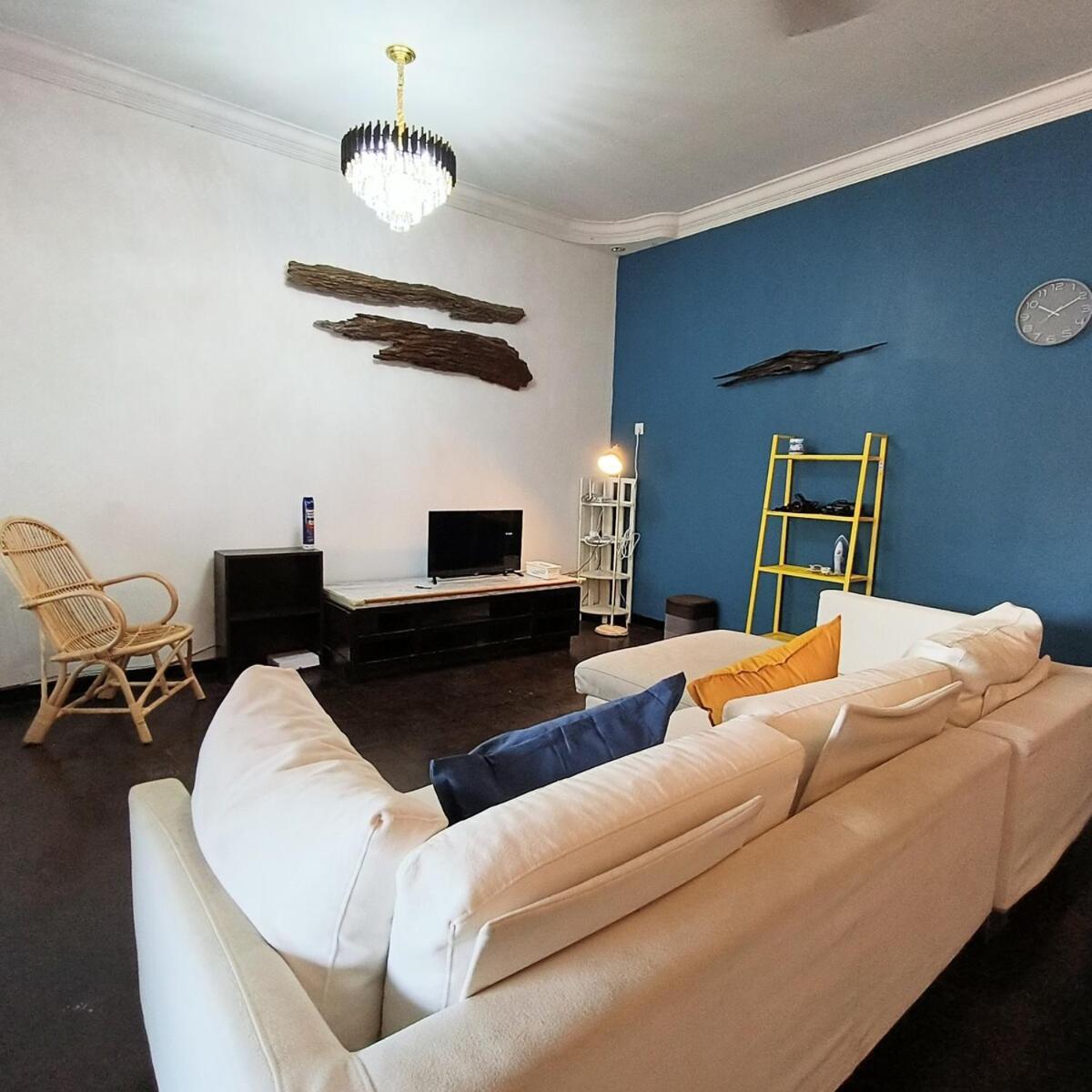 Tg103A Pet Friendly 15Pax, Near Beach Side Танджунг-Бунга Экстерьер фото